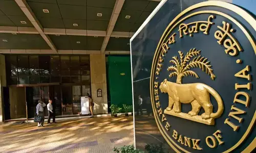 RBI keeps repo rate unchanged at 6.5 pc RBI keeps repo rate unchanged at 6.5 pc
