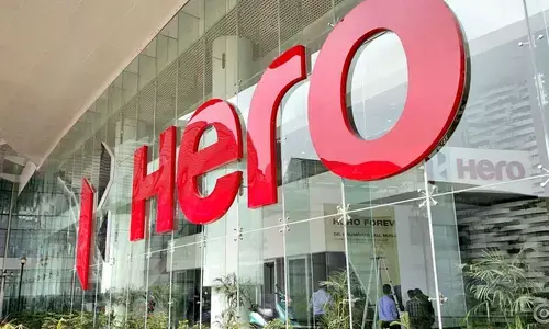 Hero MotoCorp Q4 net up 31 pc at Rs.811 cr; total income at Rs.8,672 cr Hero MotoCorp Q4 net up 31 pc at Rs.811 cr; total income at Rs.8,672 cr