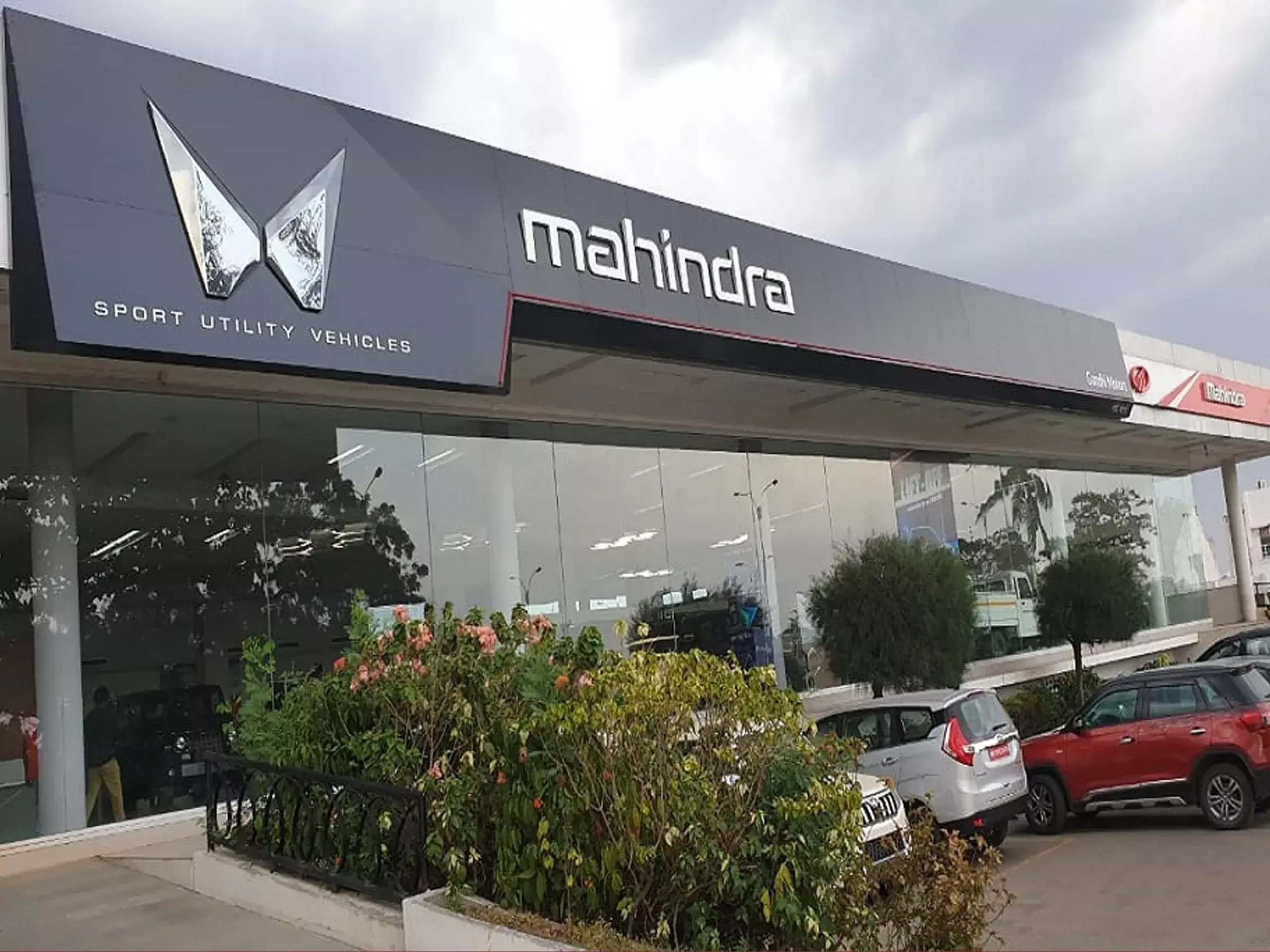 smooth dirve for m&m in december, sells 35,171 units clocking 24% jump