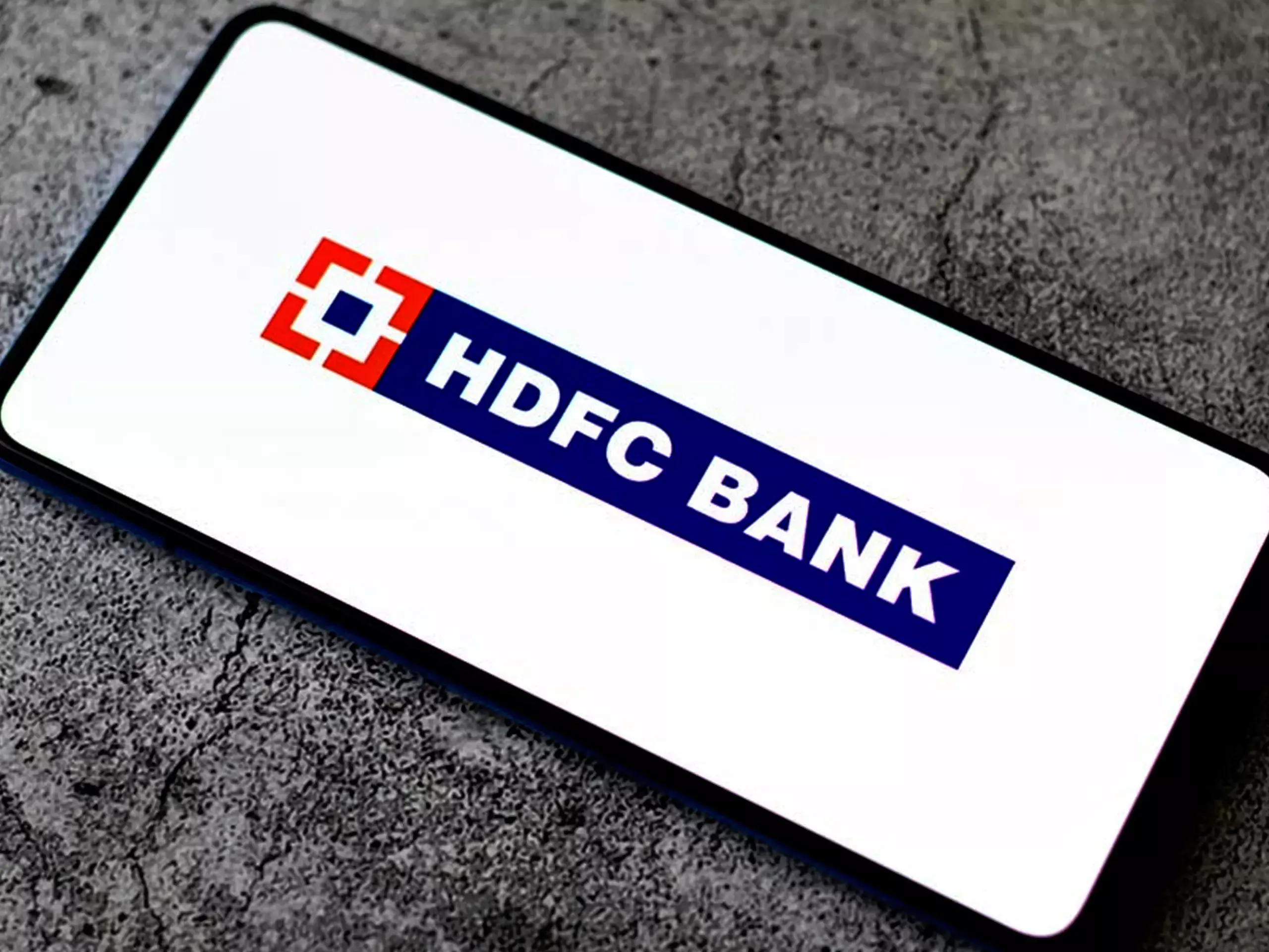 HDFC Banks lending scales to Rs 24.69 lakh crore in Q3