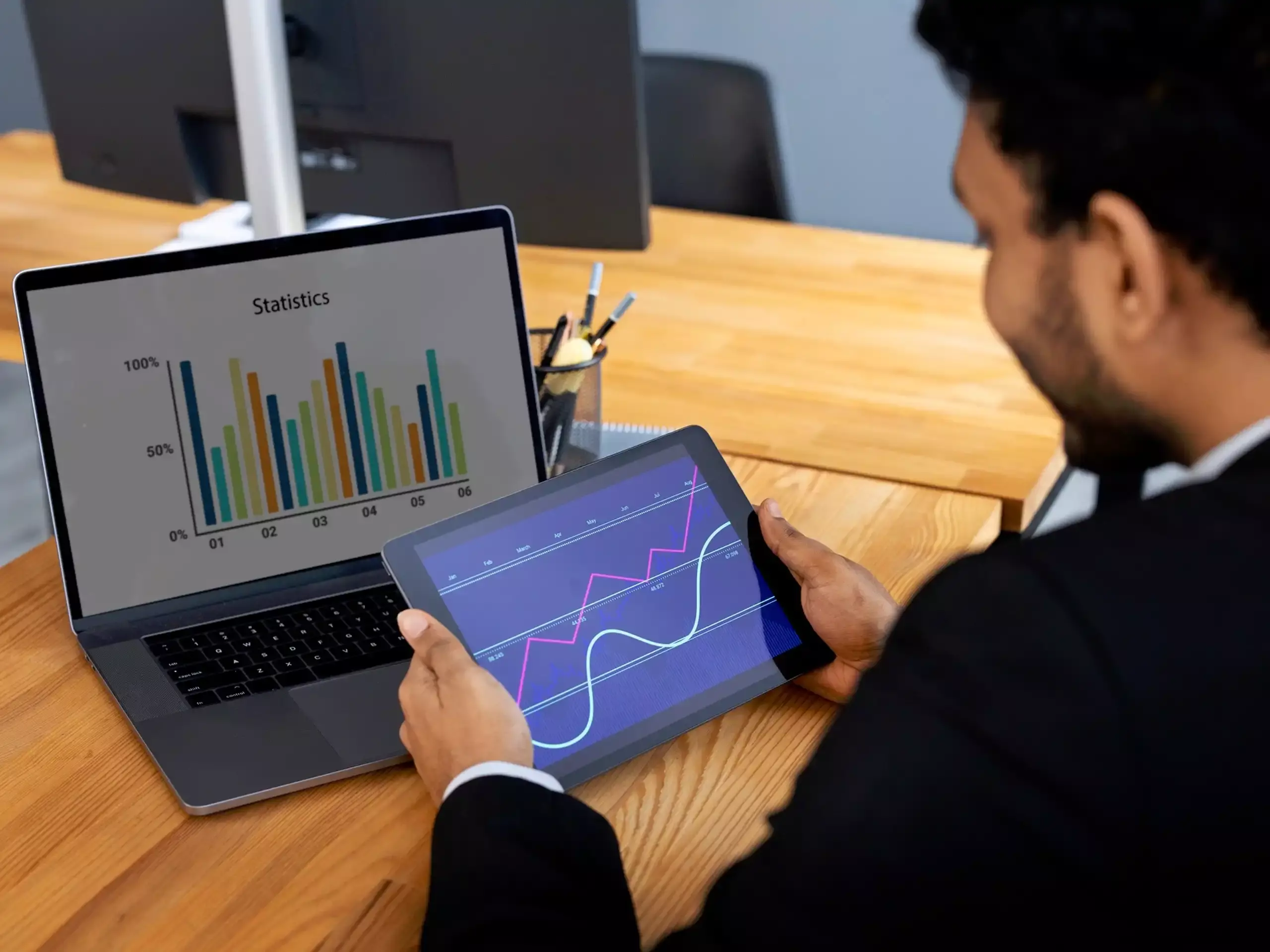 Riding on rally in IT, Reliance, HDFC bank stocks, indices reach record high Riding on rally in IT, Reliance, HDFC bank stocks, indices reach record high