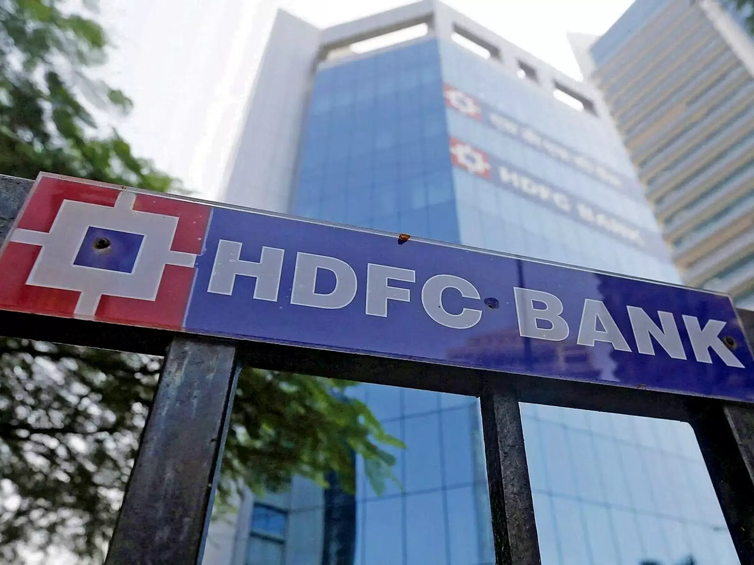 hdfc bank q3 profit rises 34% to rs 16,373 crore