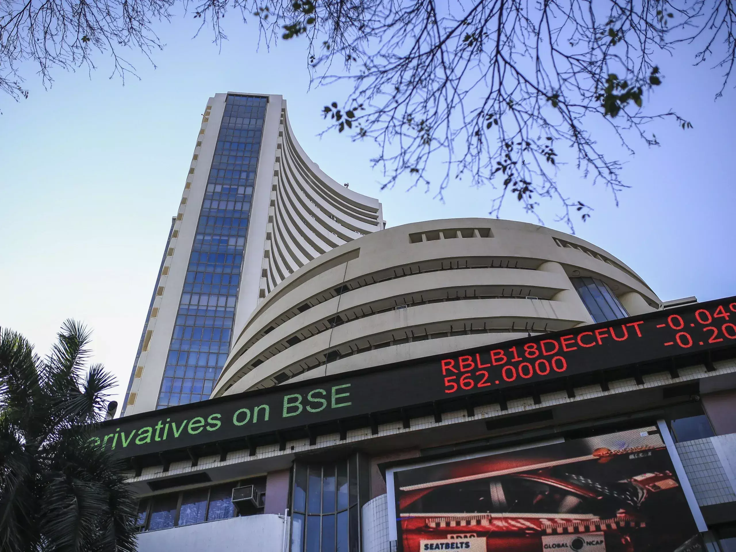 stock markets recover after 3 days of loss, icici, airtel major movers stock markets recover after 3 days of loss, icici, airtel major movers
