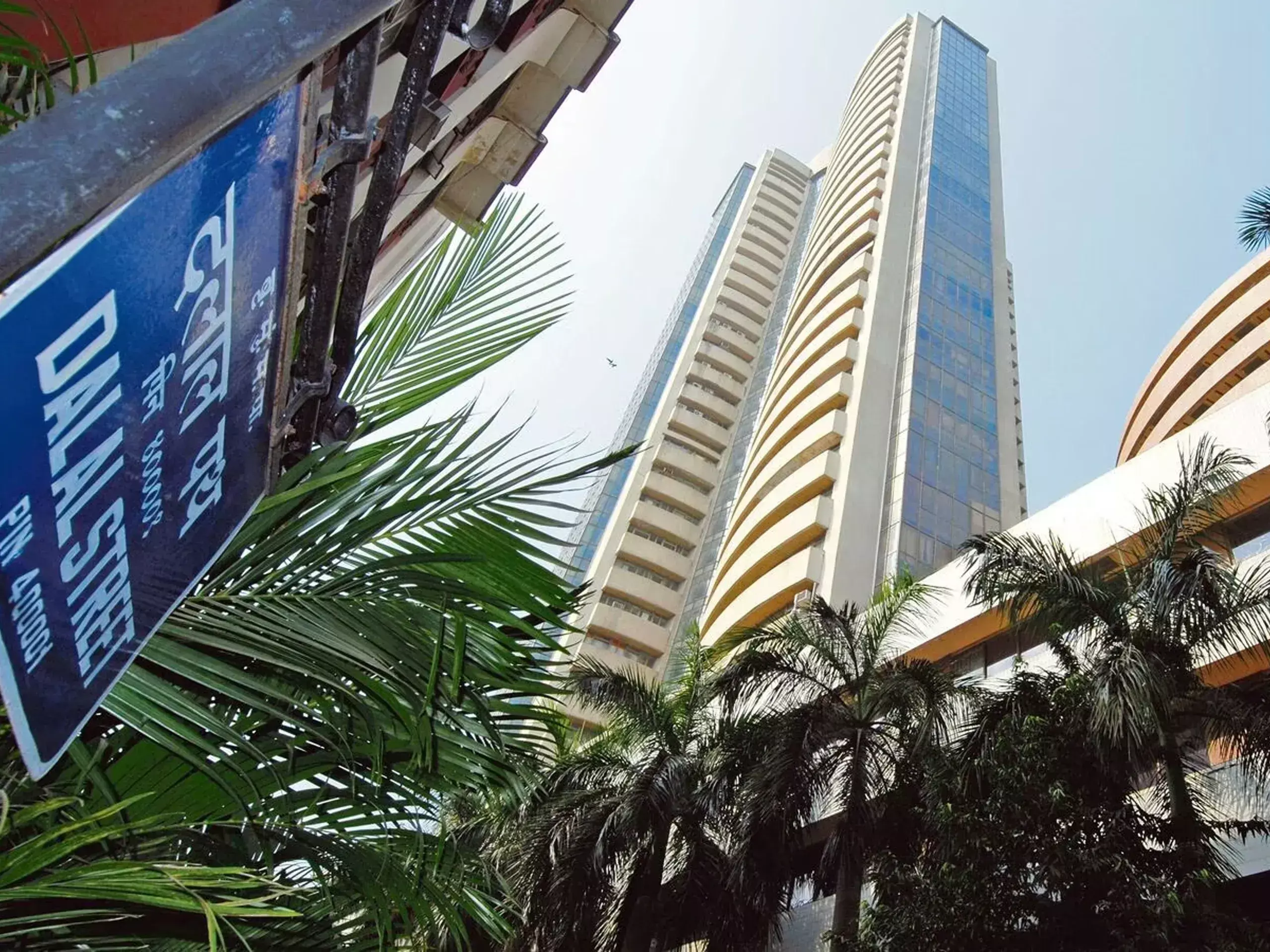 all major stock markets remain shut today