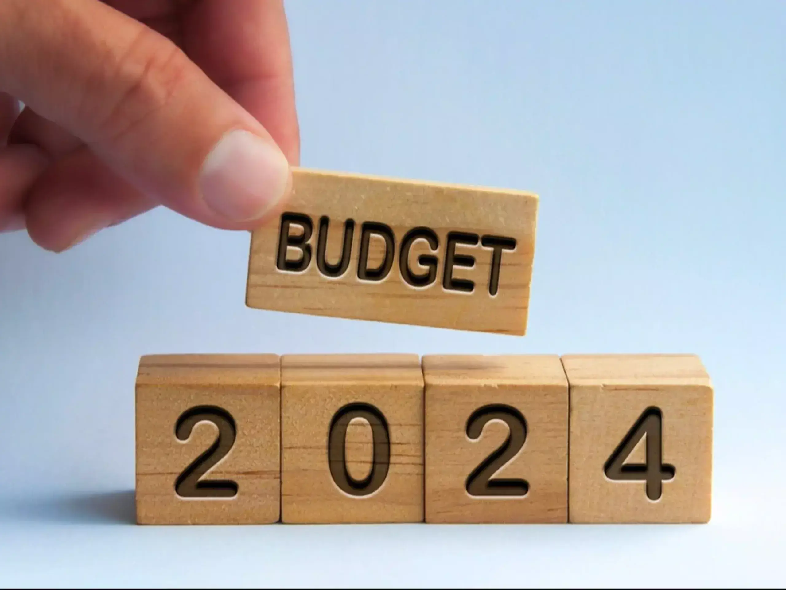 Budget 2024: Centre should try to adhere to the fiscal deficit target Budget 2024: Centre should try to adhere to the fiscal deficit target