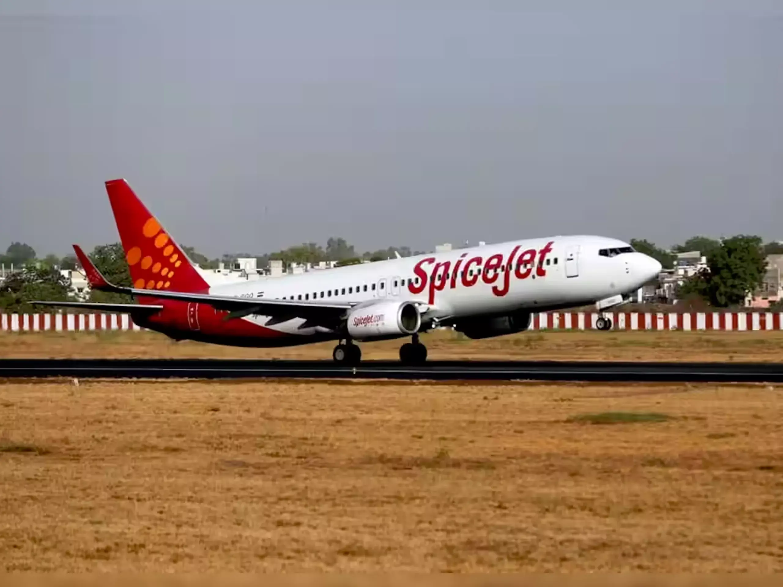 SpiceJet receives first tranche of Rs 744 crore SpiceJet receives first tranche of Rs 744 crore