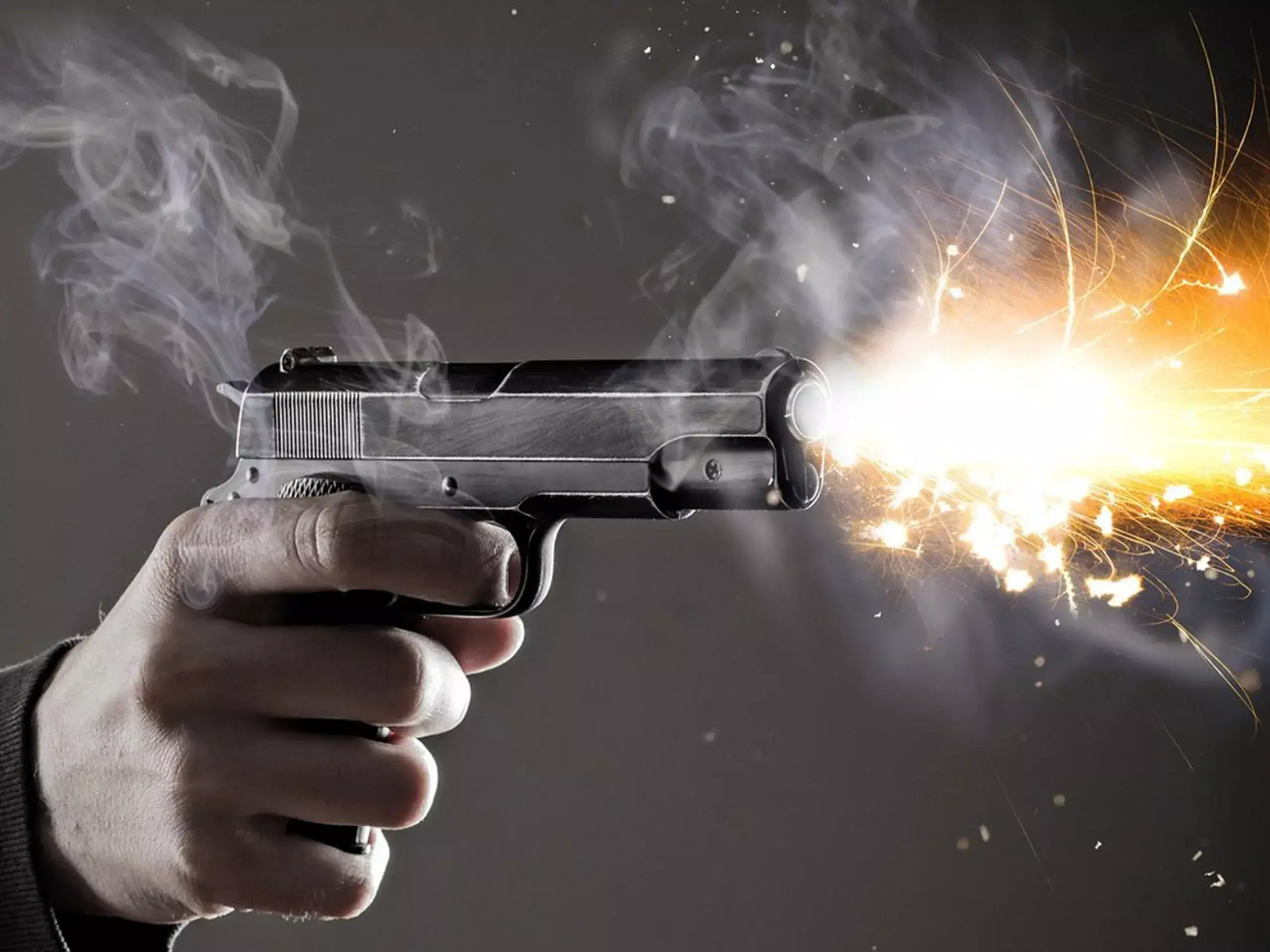 firing at kochi bar, two injured firing at kochi bar, two injured