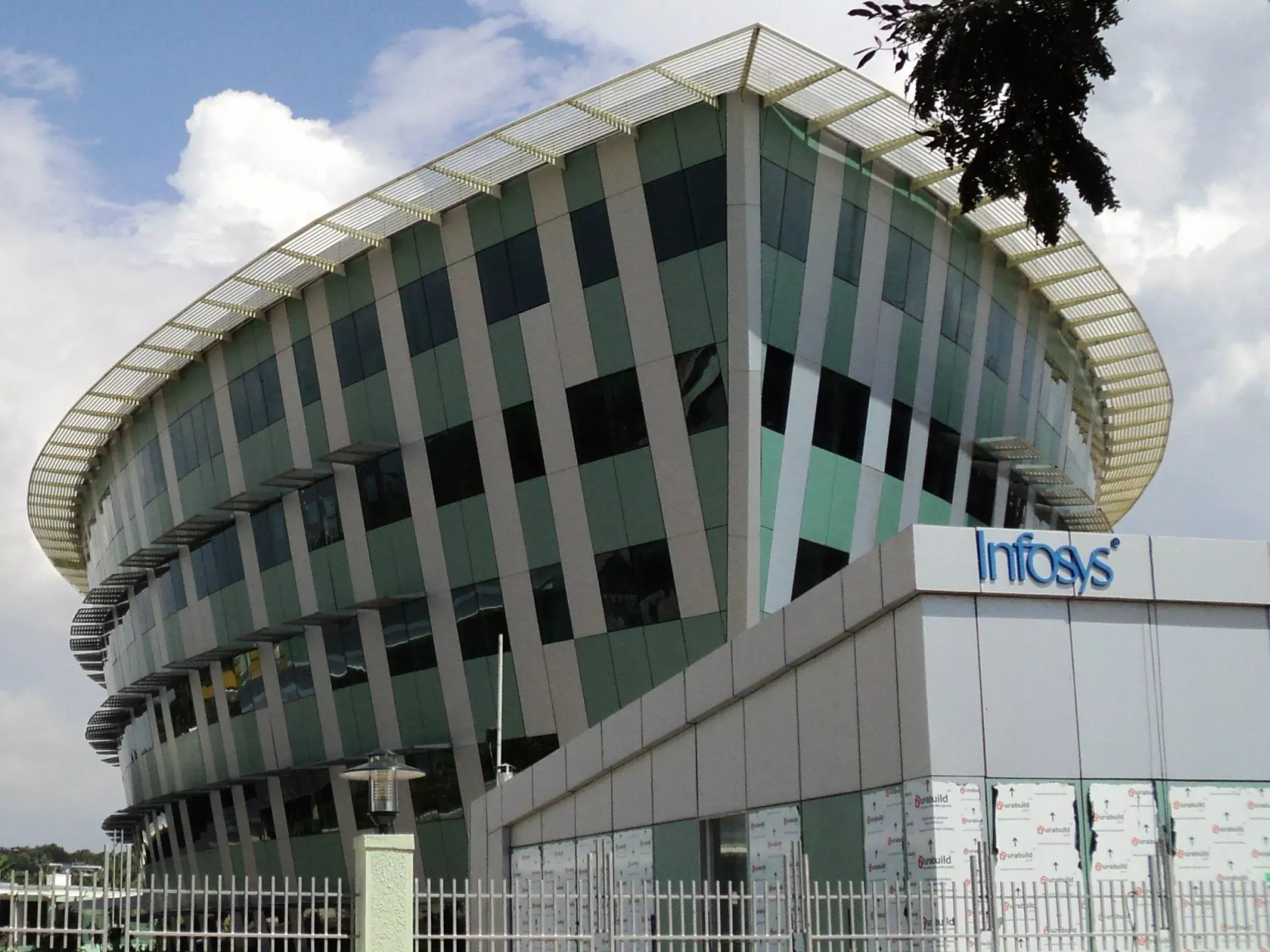 Severe setback to Infosys, foreign client terminates $1.5bn MoU Severe setback to Infosys, foreign client terminates $1.5bn MoU