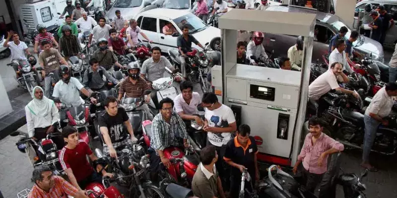 Truck drivers stir: 2000 petrol pumps run dray in Western, Northern India, South not hit so far